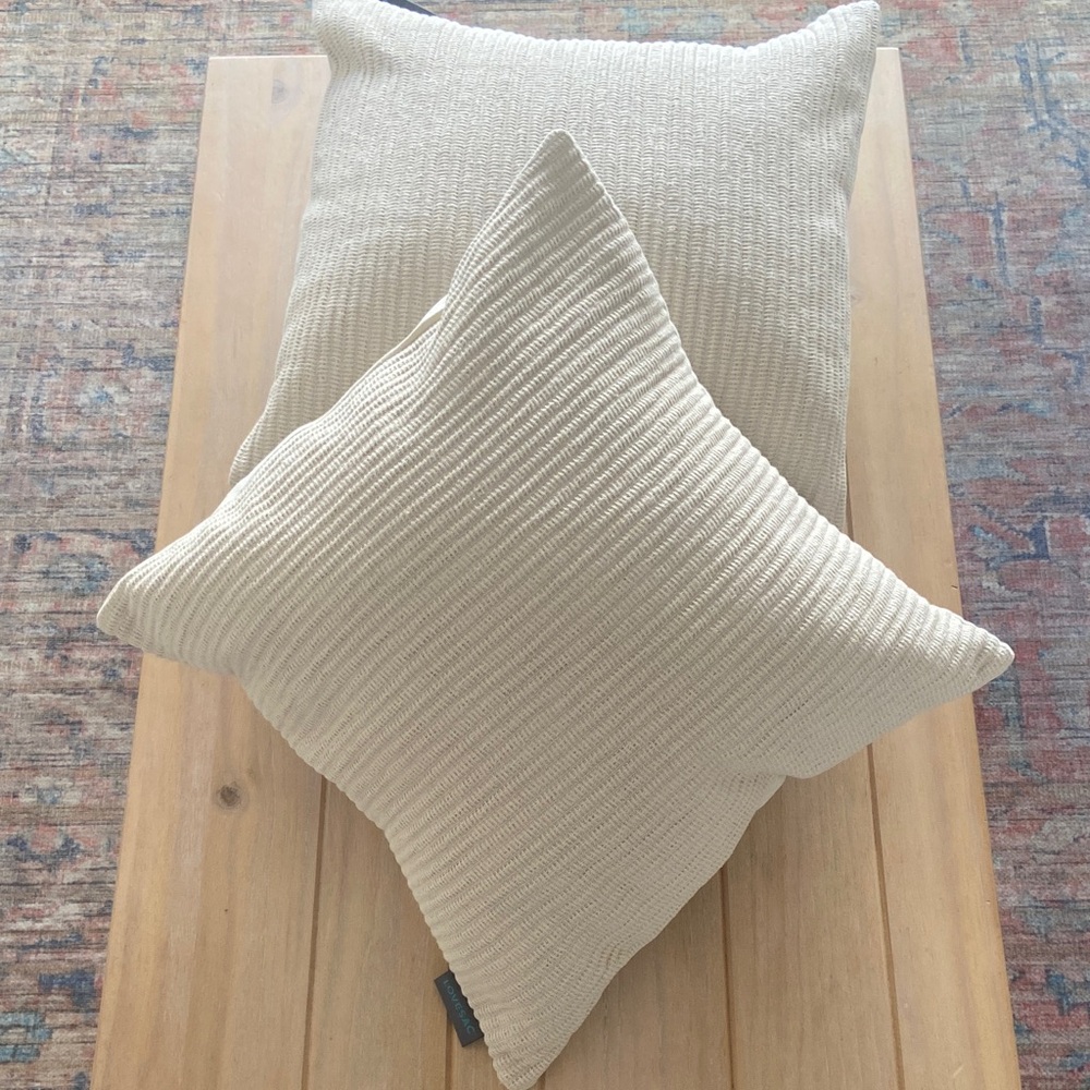 Lovesac 18x18 Throw Pillow Cover and Insert: set of 2 - Picture 6 of 7
